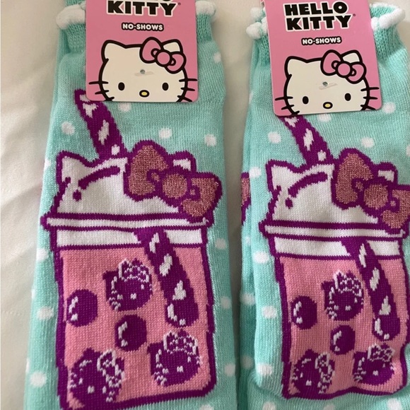 Sanrio Hello Kitty Pink House Slipper and Boba Tea Socks Bundle - Picture 6 of 9